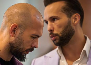 Influencer Andrew Tate zůstane ve vazbě v USA do srpna