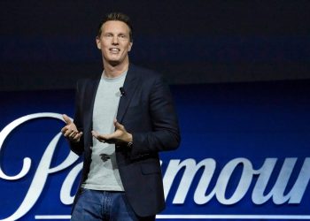 Evropská komise schválila fúzi společností Paramount a Warner Bros.