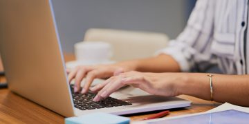 Apple chystá propojení schránky mezi iPhony a počítači s Windows