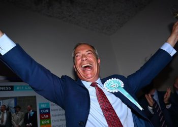 Nigel Farage obhájil mandát v doplňovacích volbách v Clactonu