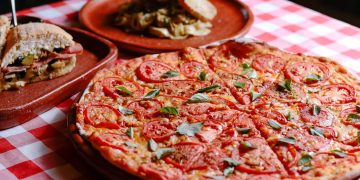 Retro pobočka Pizza Hut odhaluje, proč lidi přitahuje nostalgie