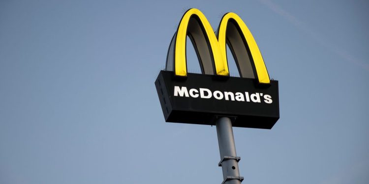 Šéf McDonald's přiznal selhání akčních nabídek. Firma mění vedení v USA
