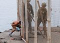 Španělsko instaluje mořské bariéry u Ceuty po náporu migrantů