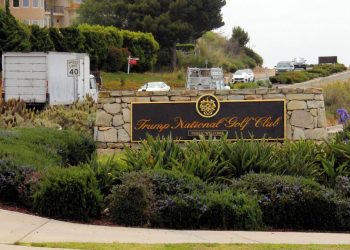 U Trumpova golfového klubu v Kalifornii zadrželi ozbrojeného muže