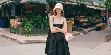 Módní magazín Vogue představil klíčové styly šatů pro srpen